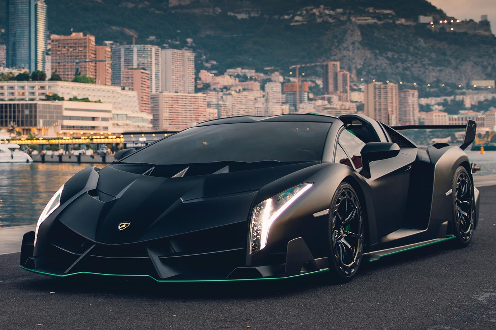 Lamborghini Veneno Roadster siêu hiếm giống tiêm kích mặt đất ảnh 3 Lamborghini Veneno Roadster sieu hiem giong tiem kich mat dat anh 3