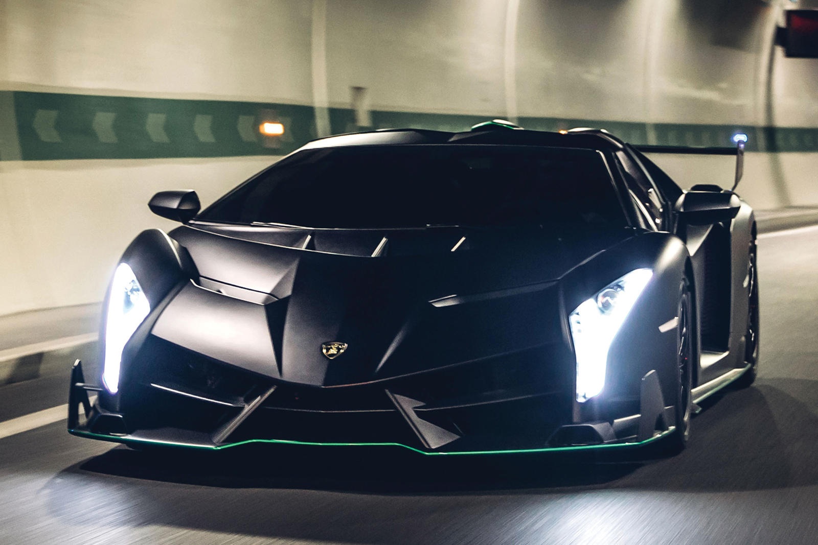 Lamborghini Veneno Roadster siêu hiếm giống tiêm kích mặt đất ảnh 6 Lamborghini Veneno Roadster sieu hiem giong tiem kich mat dat anh 6