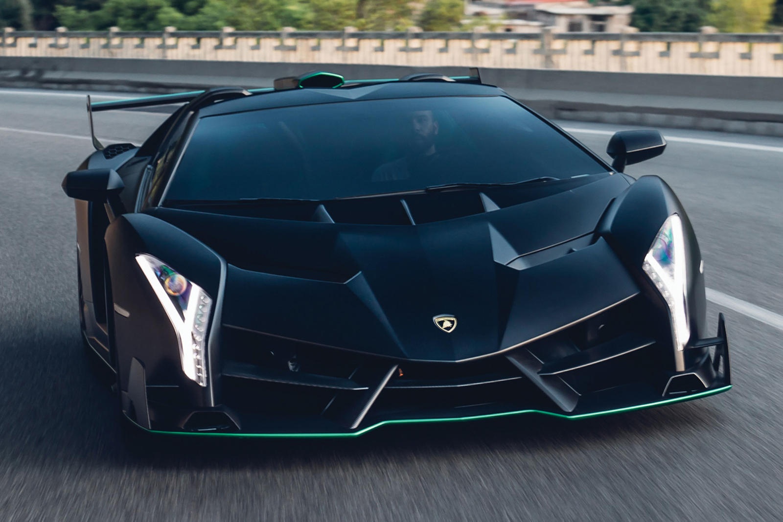 Lamborghini Veneno Roadster siêu hiếm giống tiêm kích mặt đất ảnh 4 Lamborghini Veneno Roadster sieu hiem giong tiem kich mat dat anh 4
