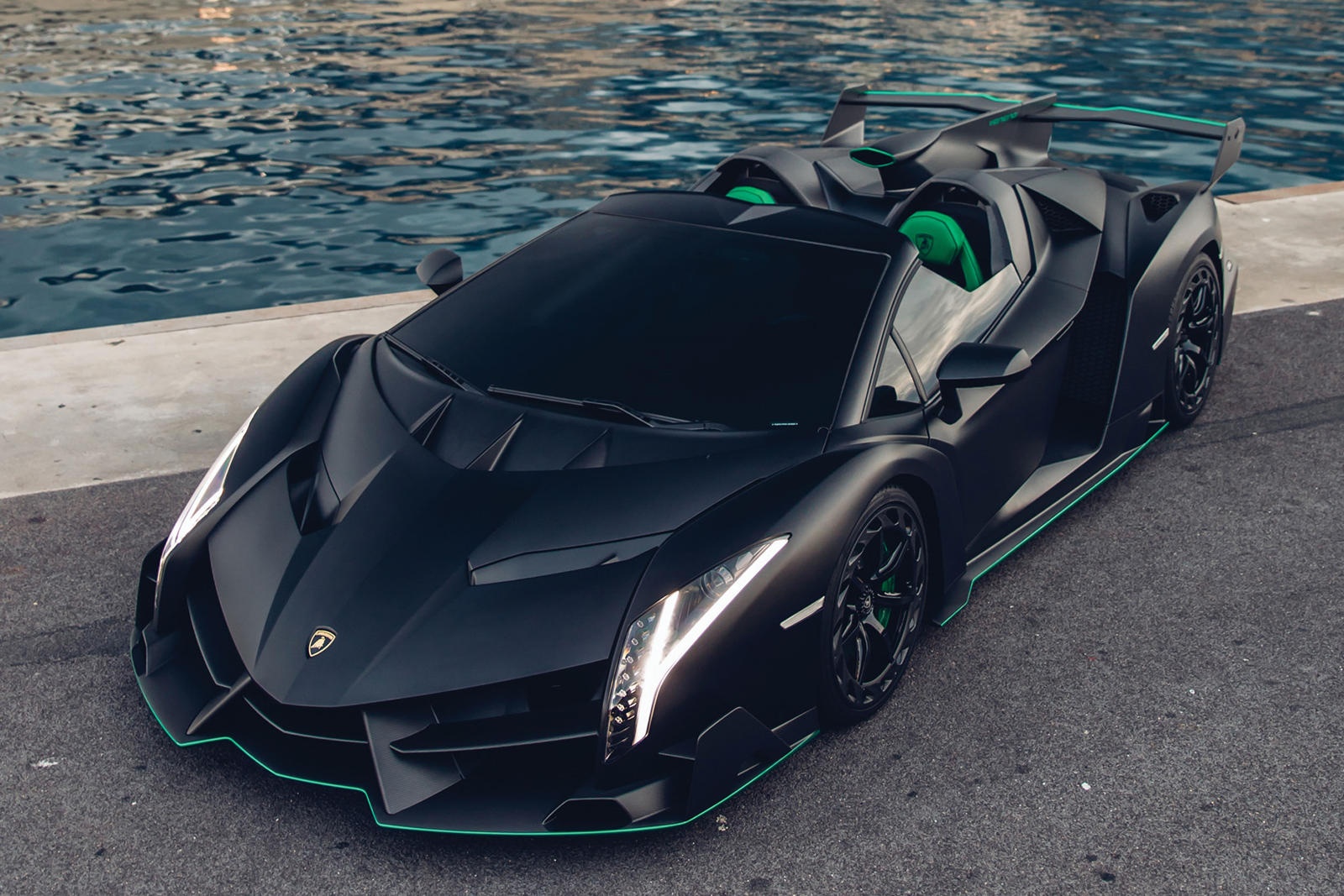 Lamborghini Veneno Roadster siêu hiếm giống tiêm kích mặt đất ảnh 8 Lamborghini Veneno Roadster sieu hiem giong tiem kich mat dat anh 8