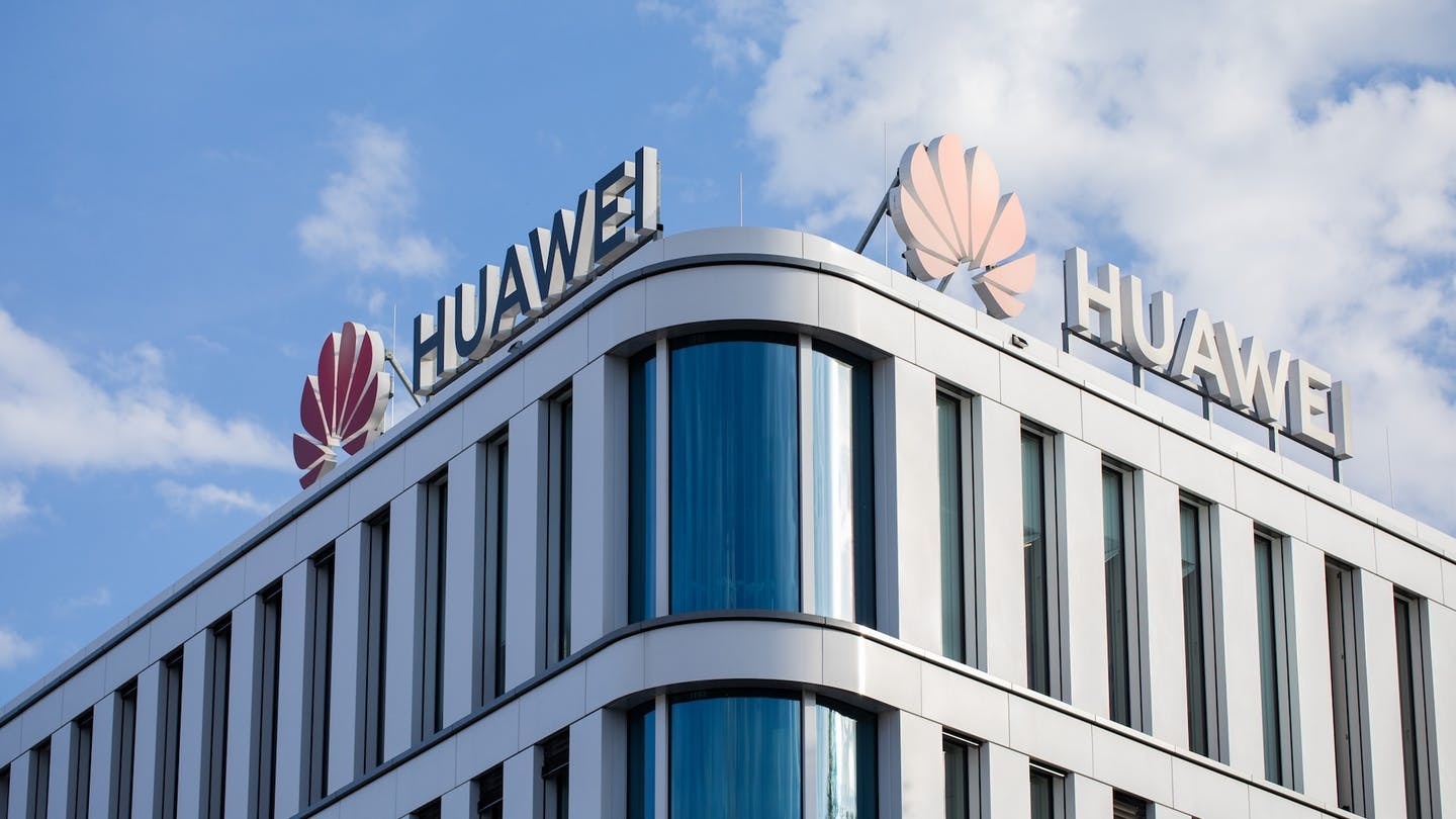 ôtô Đức kẹt giữa cuộc chiến Mỹ - Huawei ảnh 1 oto Duc ket giua cuoc chien My - Huawei anh 1