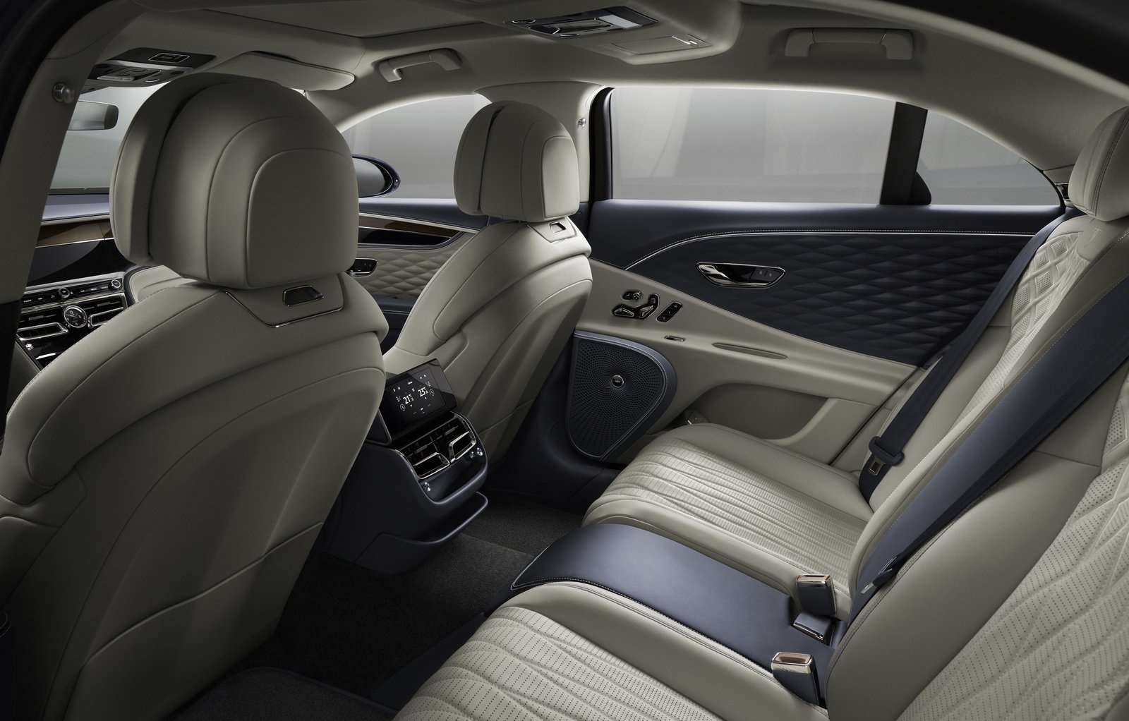 Mulsanne 6.75 Edition khép lại thập kỷ thành công của Bentley ảnh 30 Mulsanne 6.75 Edition khep lai thap ky thanh cong cua Bentley anh 30