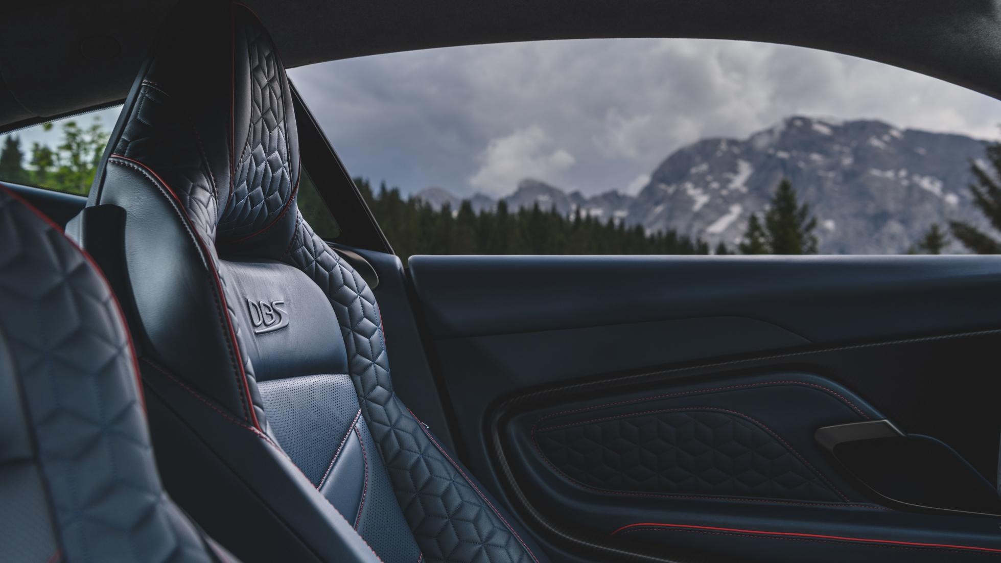 sieu xe Aston Martin DBS Superleggera thua suc manh anh 6