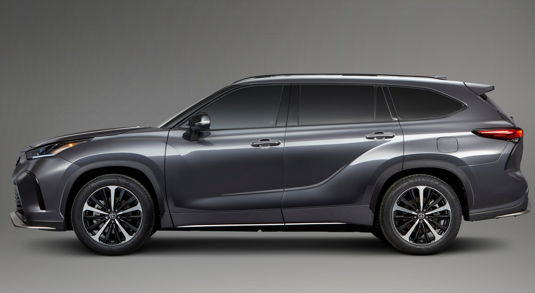 Toyota Highlander XSE 2021 thể thao và mạnh mẽ hơn ảnh 6 Toyota Highlander XSE 2021 the thao va manh me hon anh 6