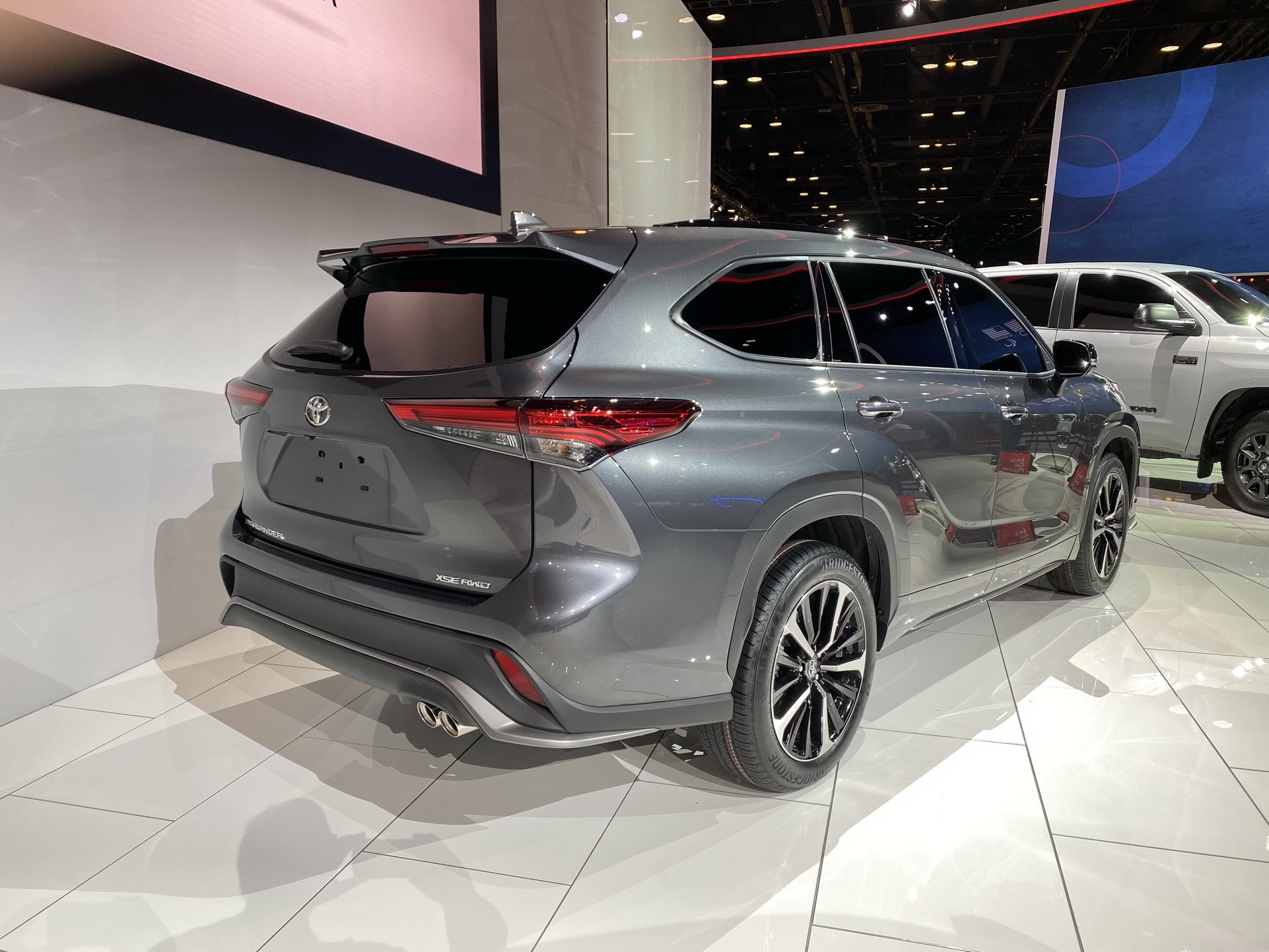 Toyota Highlander XSE 2021 thể thao và mạnh mẽ hơn ảnh 4 Toyota Highlander XSE 2021 the thao va manh me hon anh 4