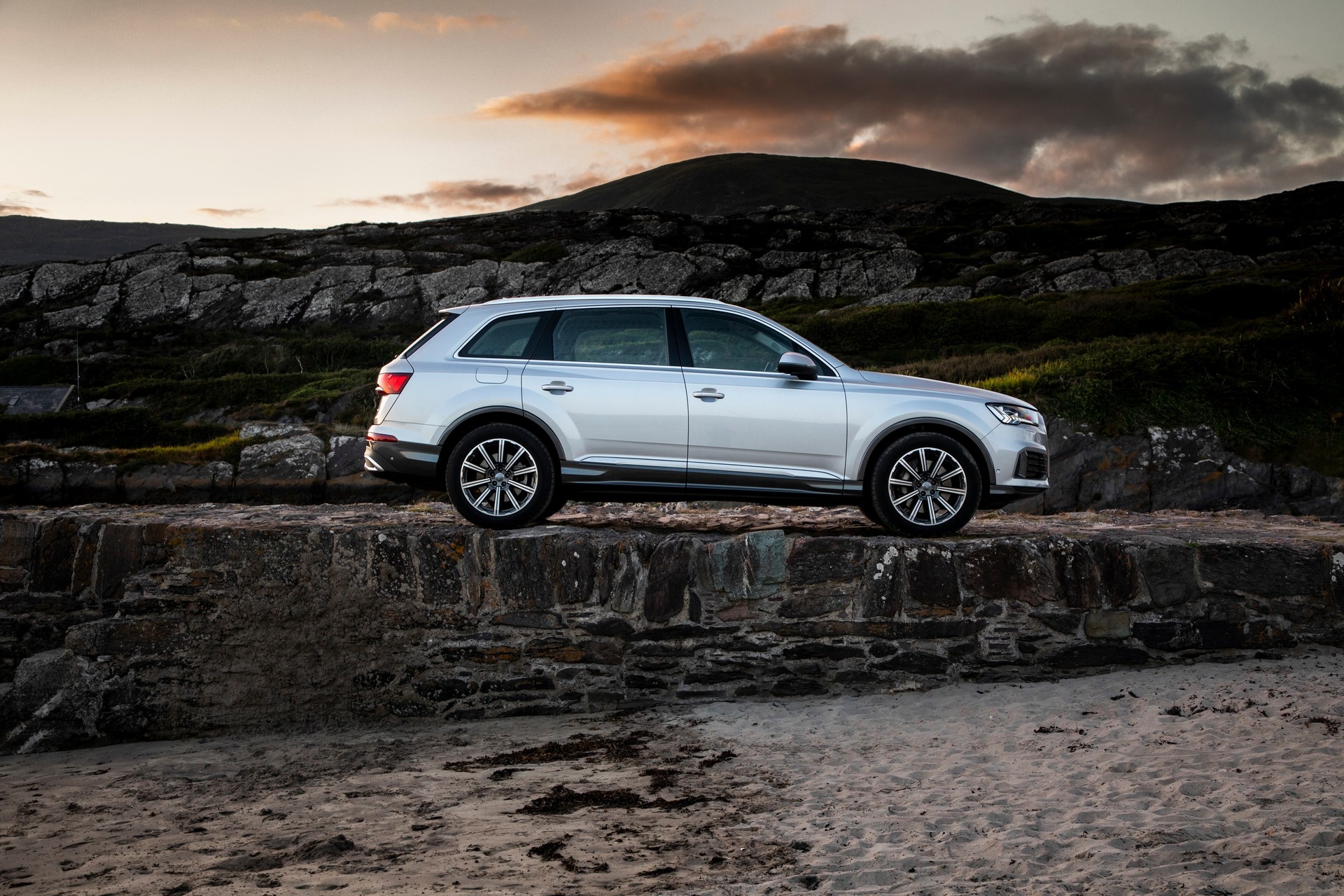 Audi Q7 2020 co them ban gia re anh 8