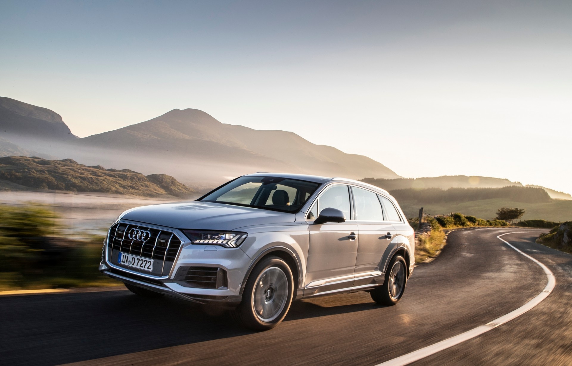 Audi Q7 2020 co them ban gia re anh 1