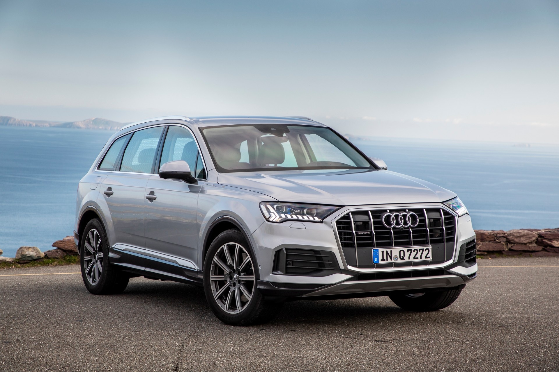 Audi Q7 2020 co them ban gia re hinh anh