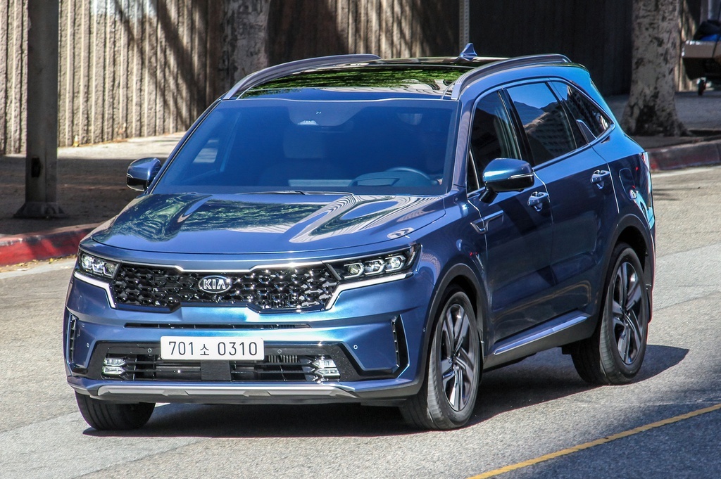 Lo dien noi that va dong co Kia Sorento 2021 hinh anh