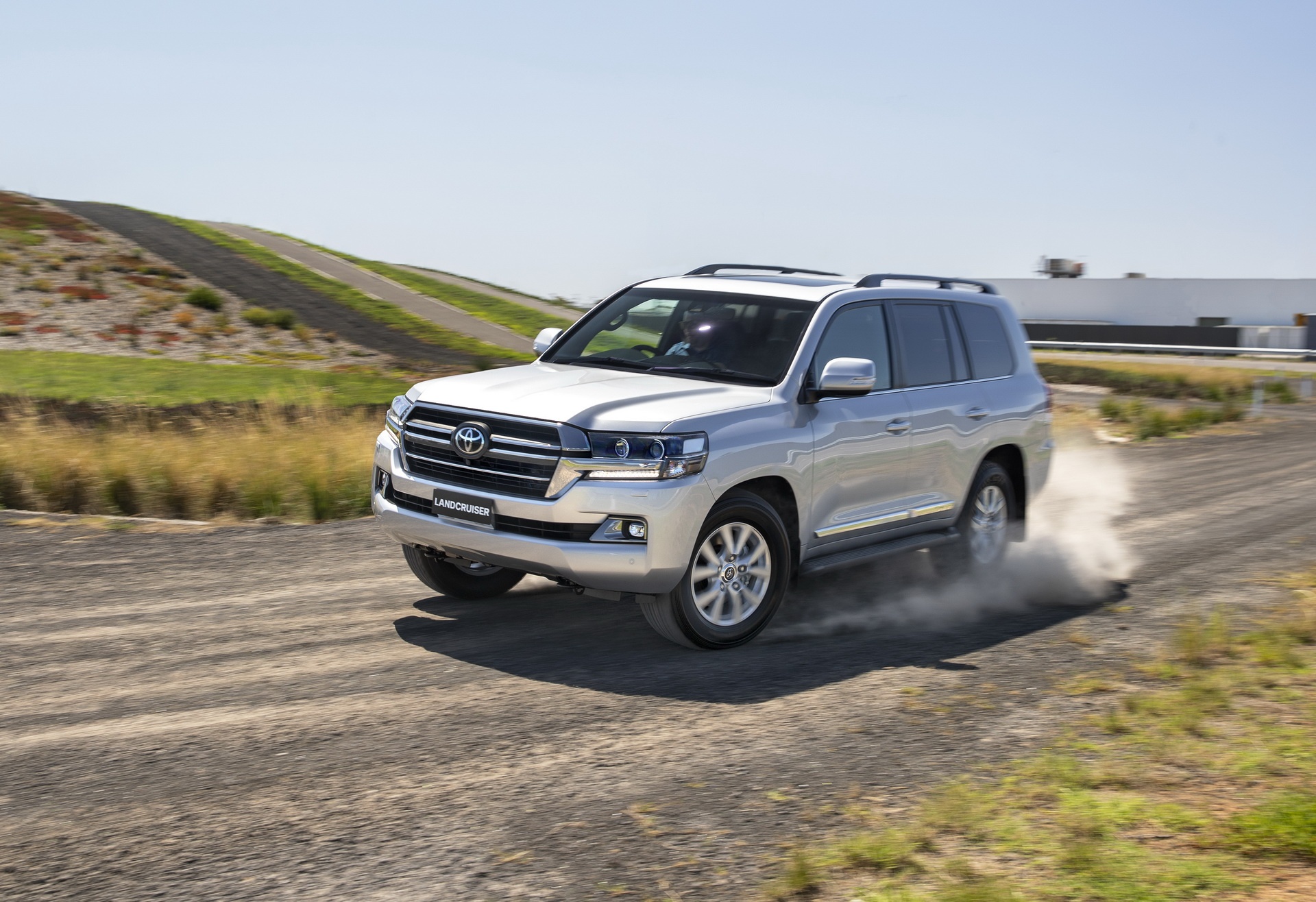 Toyota ra bản giới hạn Land Cruiser Sahara Horizon ảnh 3 Toyota ra ban gioi han Land Cruiser Sahara Horizon anh 3
