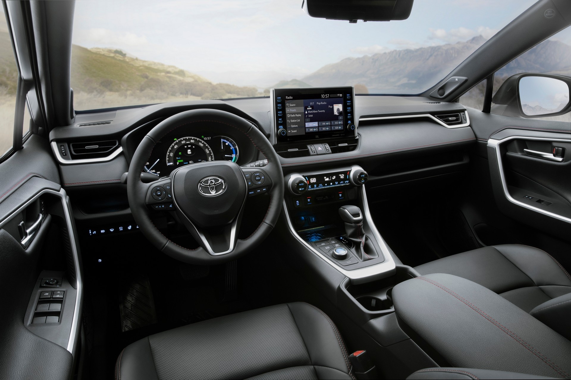 Toyota cấm khách tham quan chạm vào xe ảnh 6 Toyota cam khach tham quan cham vao xe anh 6