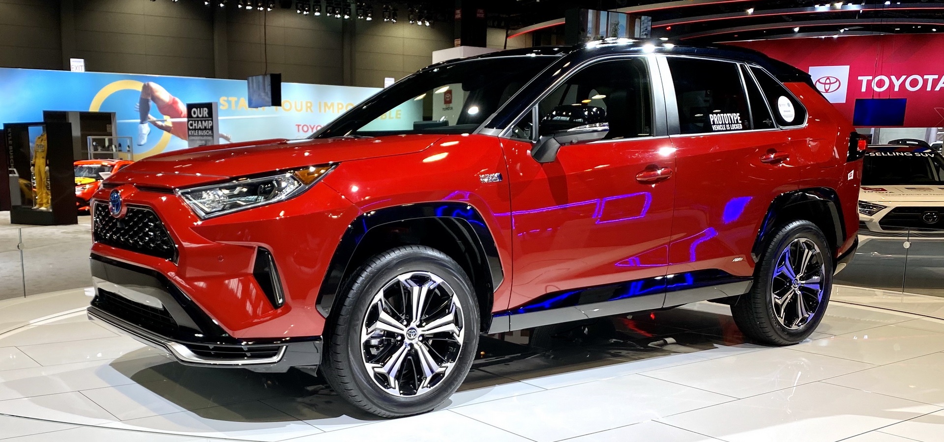 Toyota cấm khách tham quan chạm vào xe ảnh 4 Toyota cam khach tham quan cham vao xe anh 4