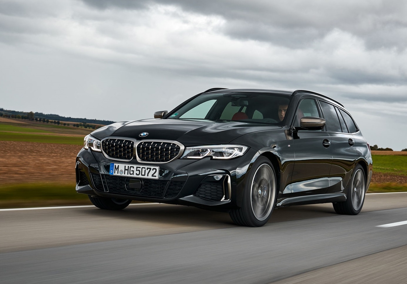 BMW ra mat 2 xe moi - dong the thao, suc manh dong co la tam diem hinh anh