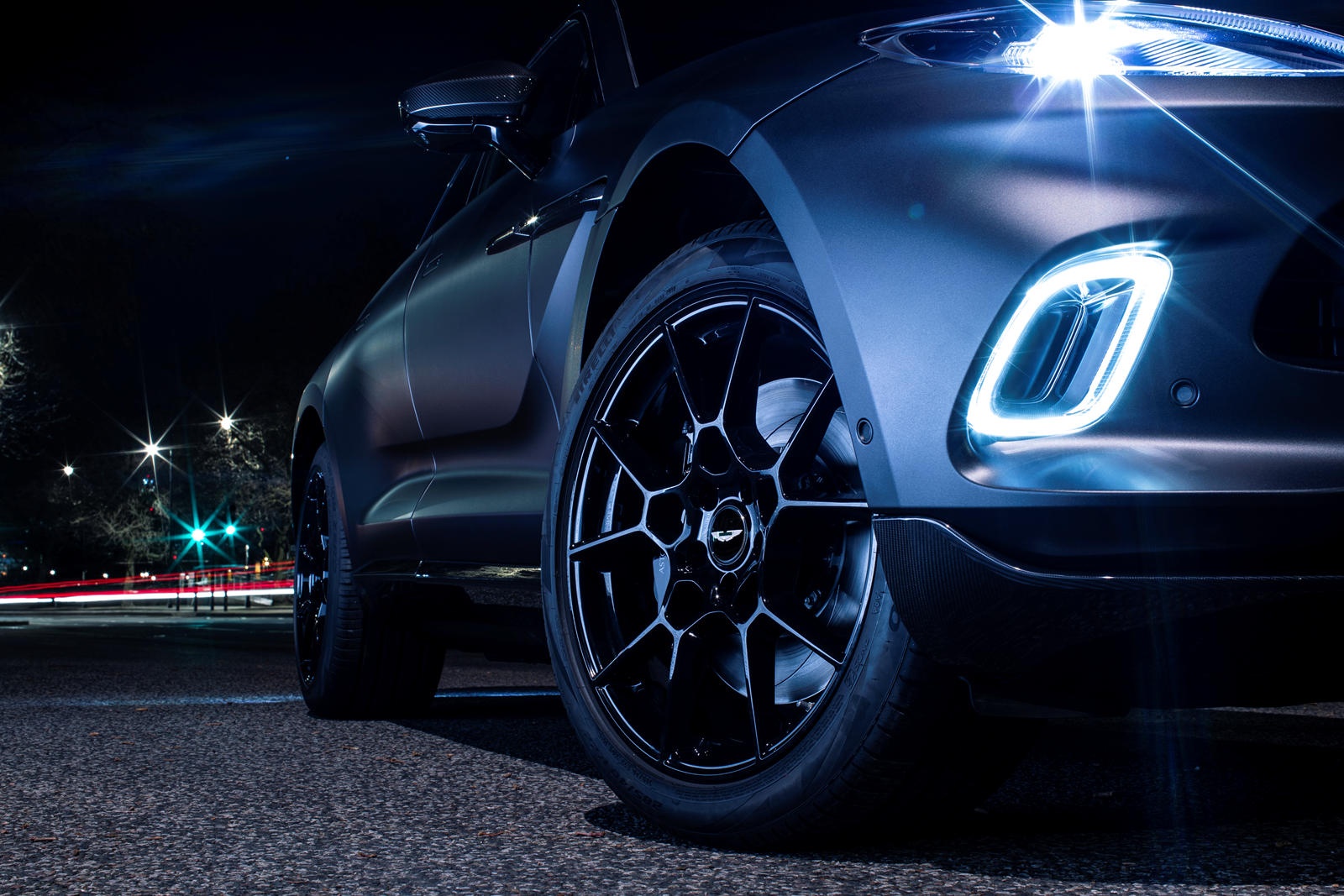 Aston Martin DBX 2021 bản cá nhân hóa đặc biệt ảnh 3 Aston Martin DBX 2021 ban ca nhan hoa dac biet anh 3