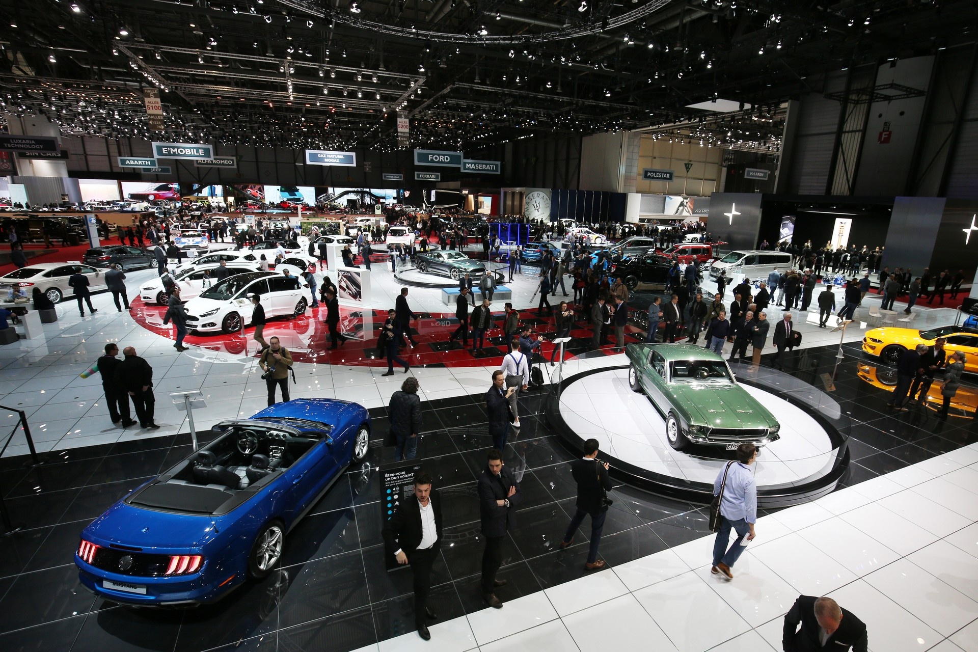 Huy trien lam xe Geneva Motor Show 2020 vi virus corona hinh anh