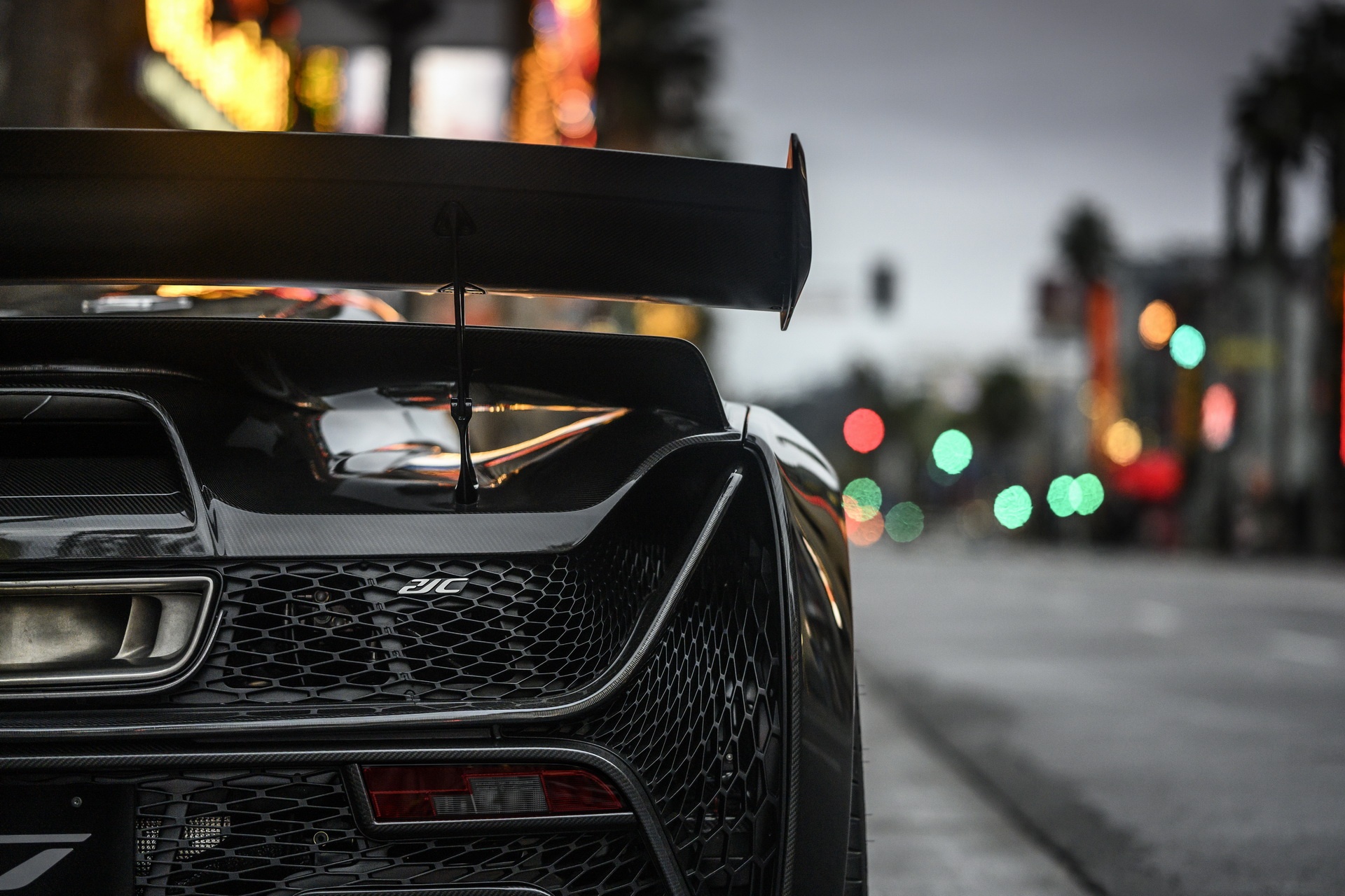 sieu xe Czinger 21C tang toc nhanh hon Koenigsegg Regera anh 14