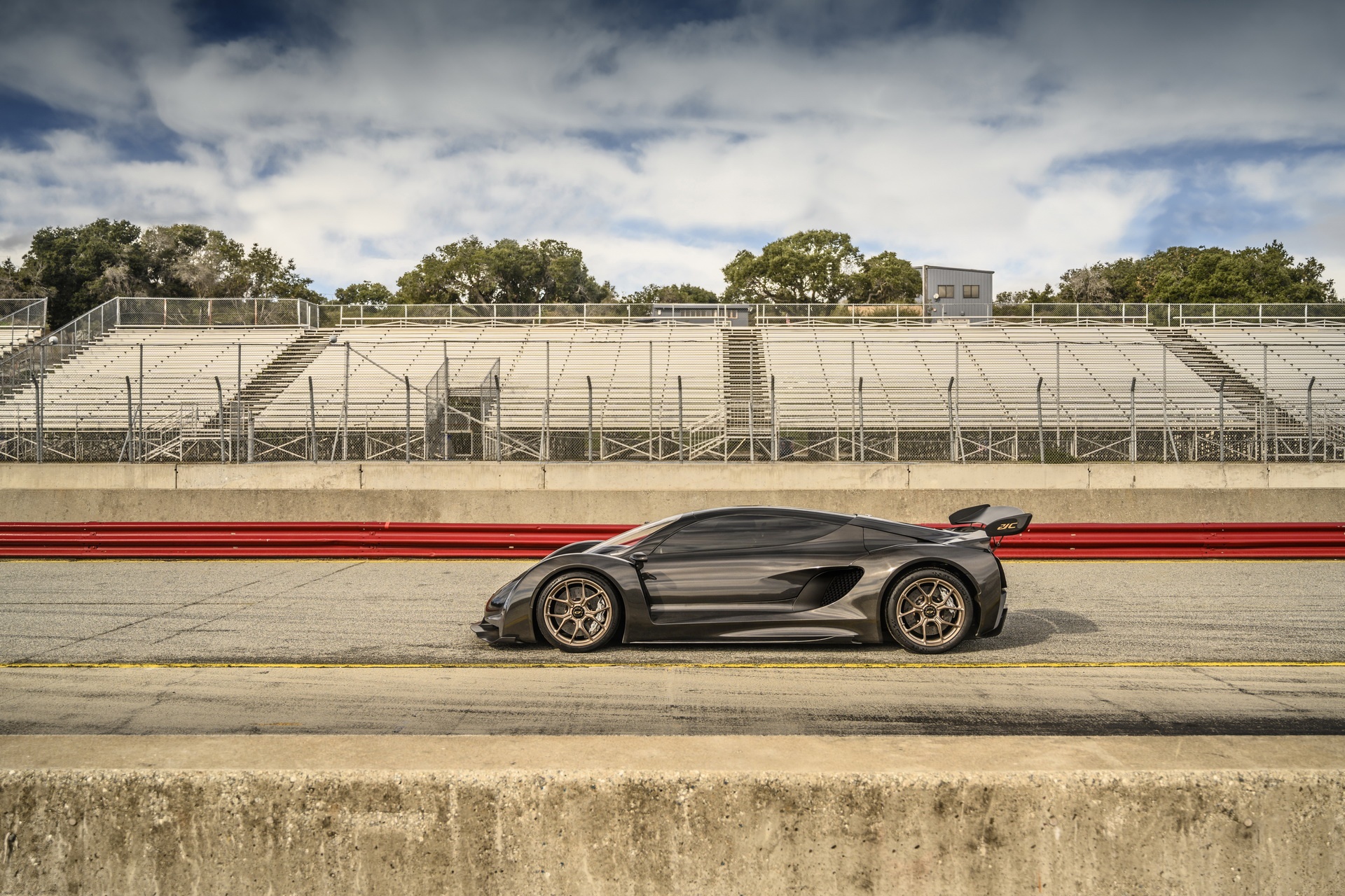 sieu xe Czinger 21C tang toc nhanh hon Koenigsegg Regera anh 30