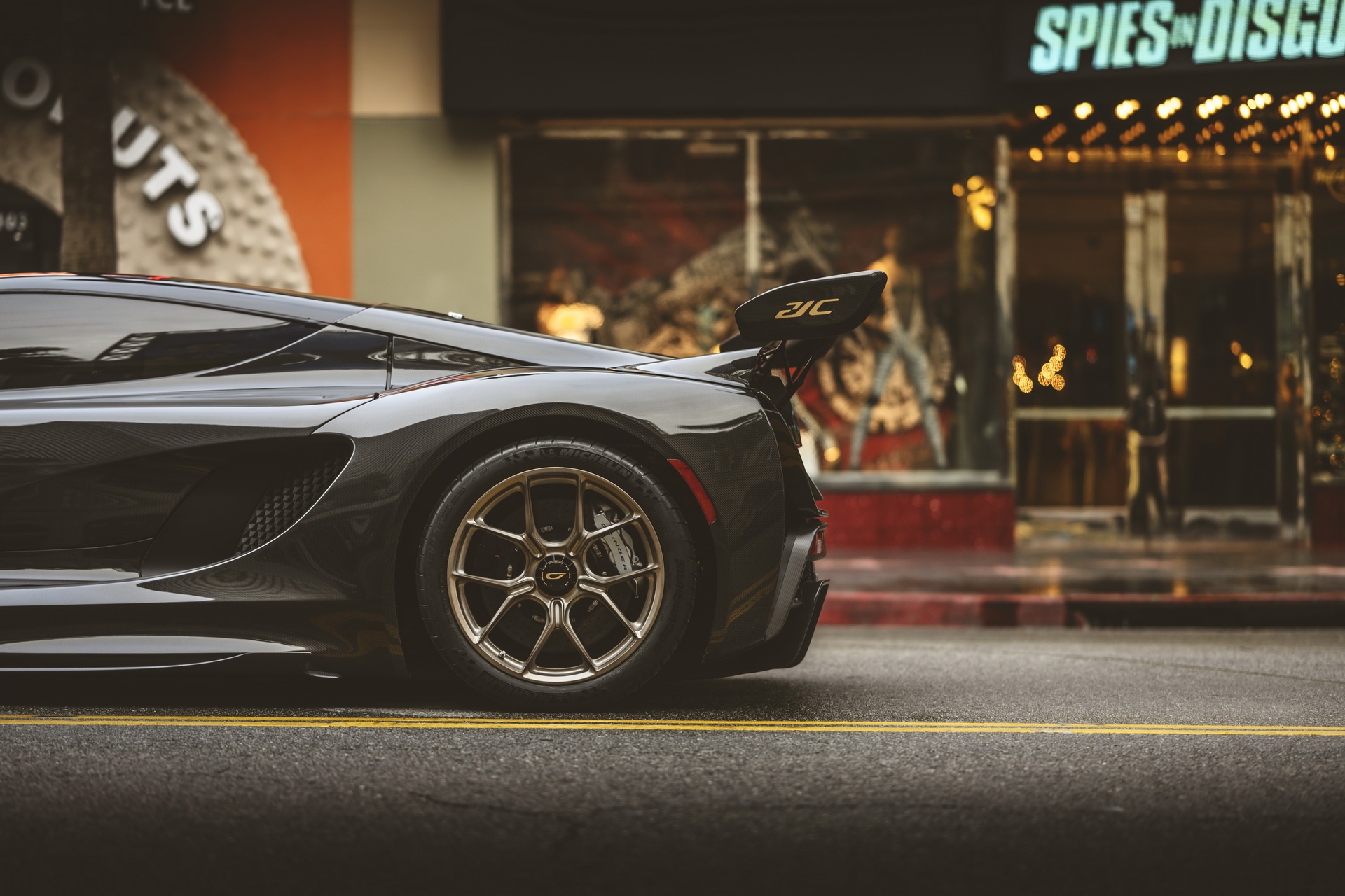 sieu xe Czinger 21C tang toc nhanh hon Koenigsegg Regera anh 13