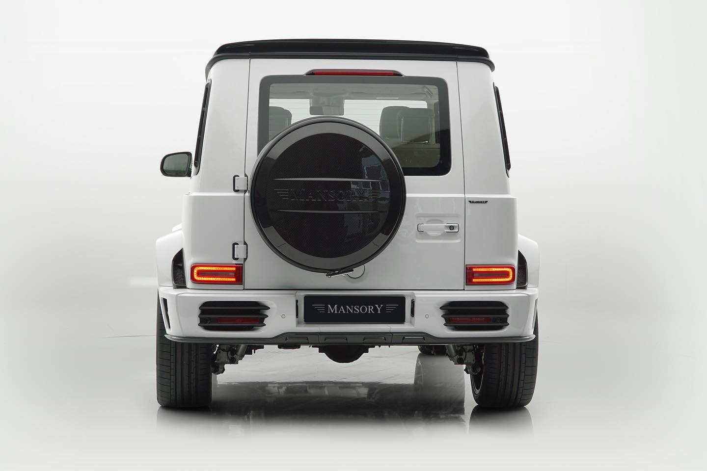 Mercedes-AMG G63 bản độ giá gấp đôi ảnh 2 Mercedes-AMG G63 ban do gia gap doi anh 2
