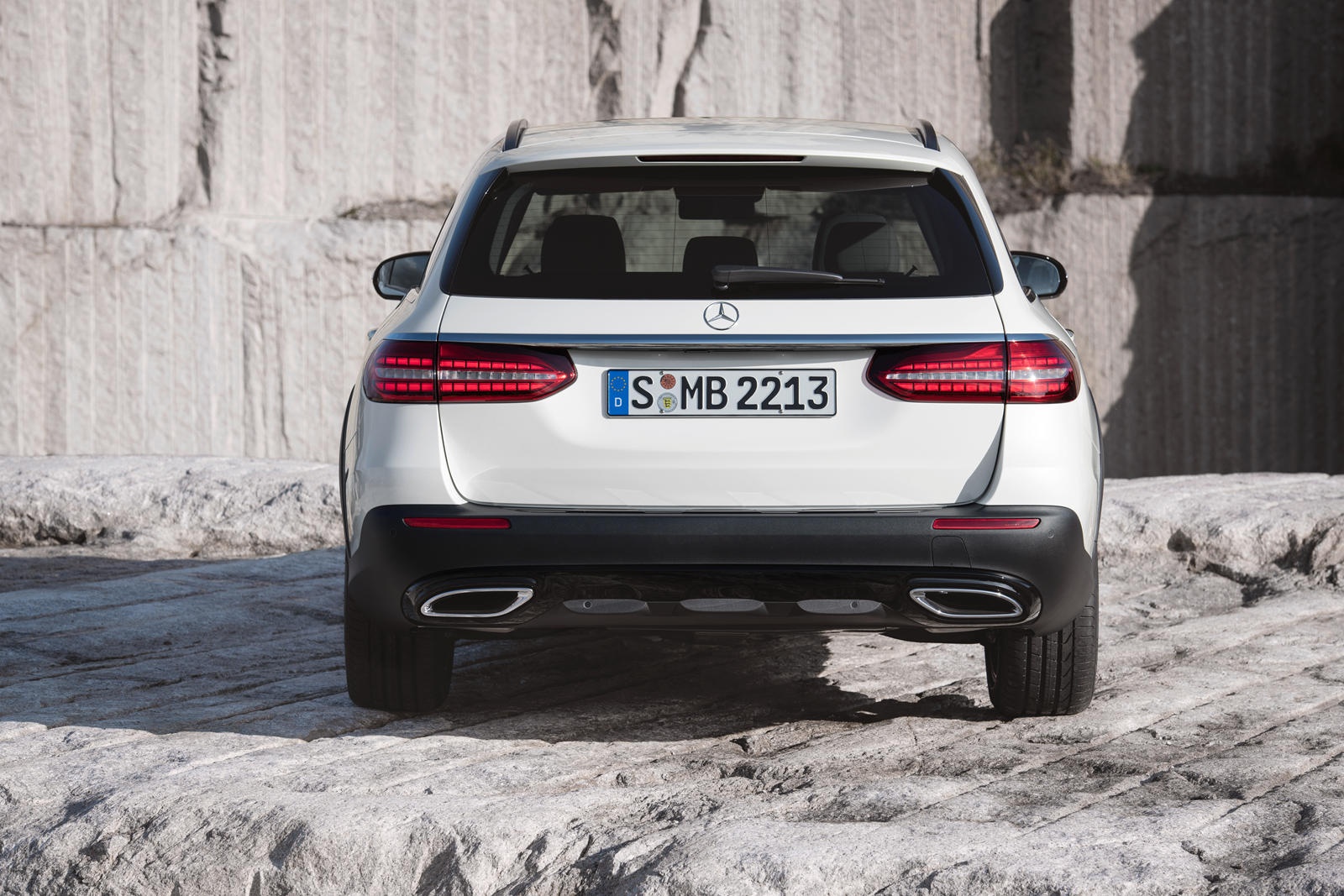 Mercedes-Benz ra mắt E-Class All-Terrain 2021 bản off-road ảnh 2 Mercedes-Benz ra mat E-Class All-Terrain 2021 ban off-road anh 2