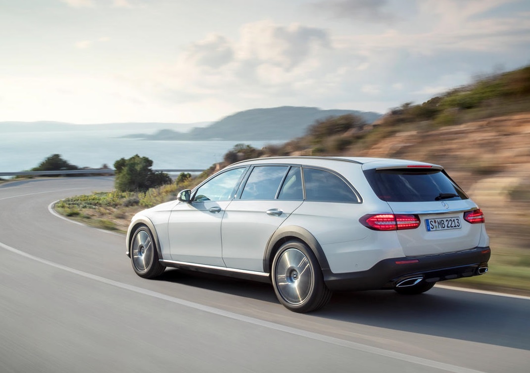 Mercedes-Benz ra mắt E-Class All-Terrain 2021 bản off-road ảnh 16 Mercedes-Benz ra mat E-Class All-Terrain 2021 ban off-road anh 16