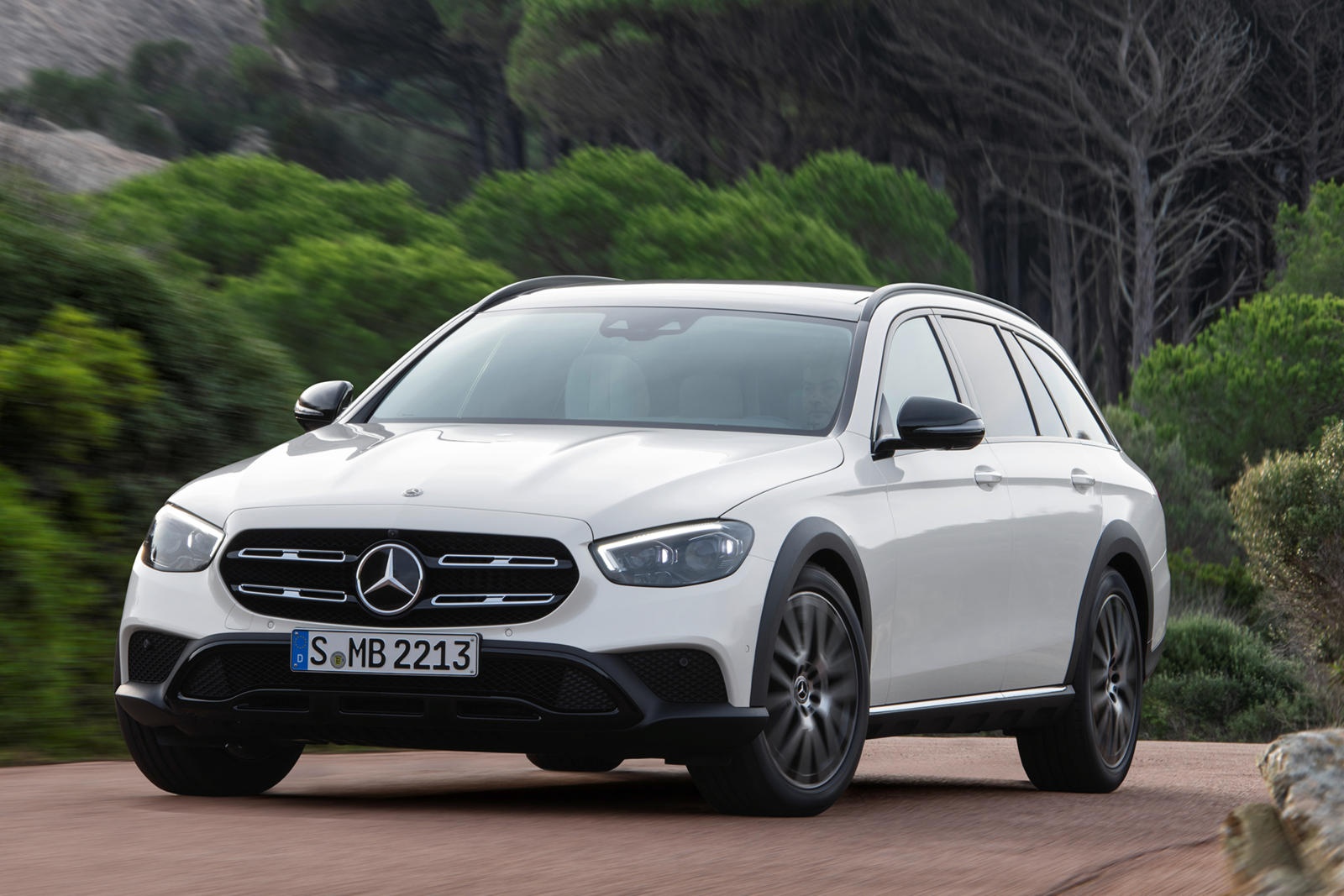 Mercedes-Benz ra mat xe da dia hinh E-Class All-Terrain 2021 hinh anh