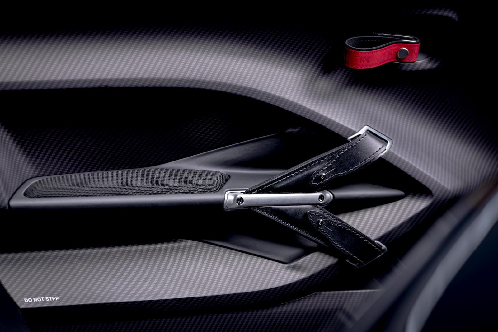 Aston Martin V12 Speedster ban gioi han 88 chiec anh 12