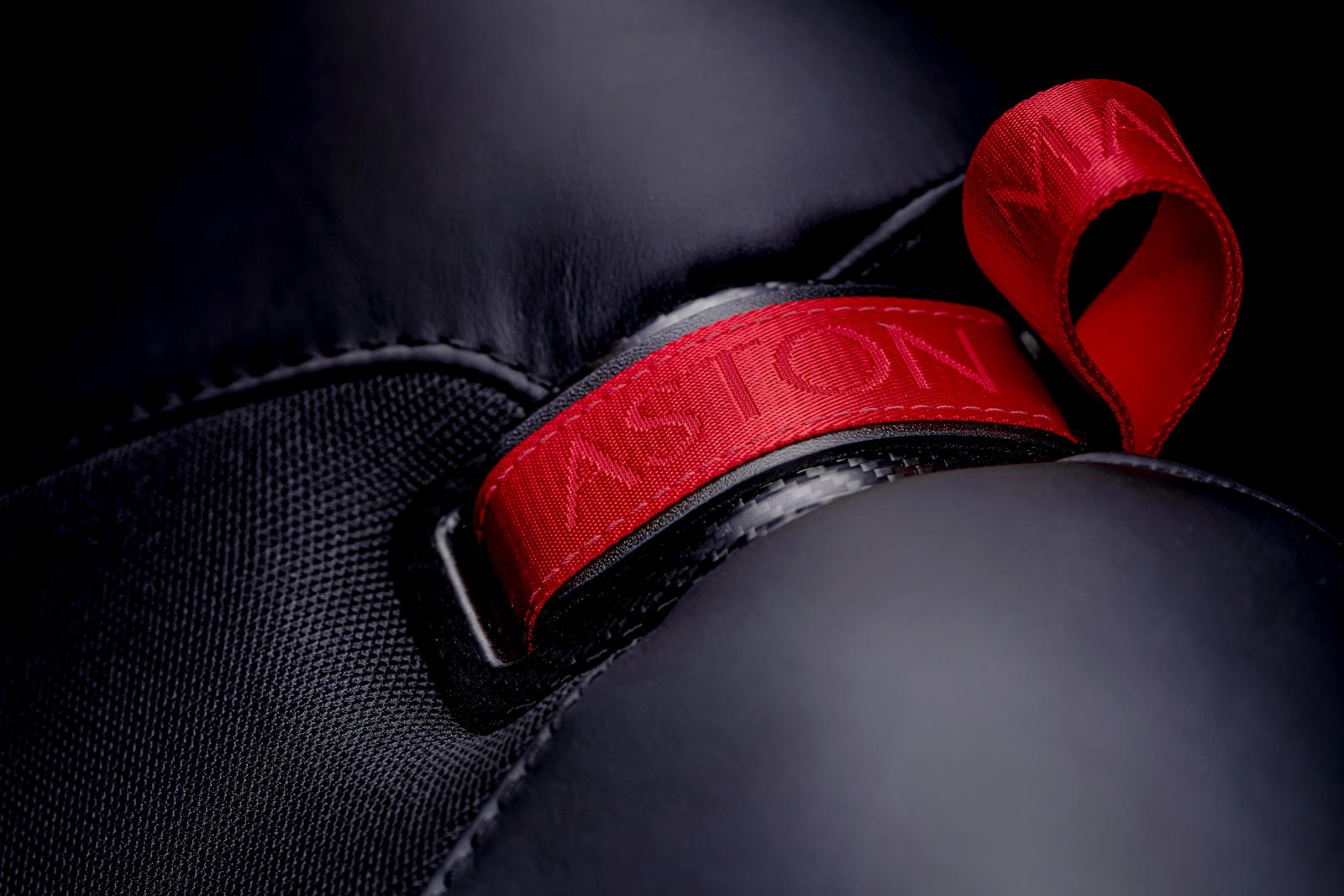 Aston Martin V12 Speedster ban gioi han 88 chiec anh 14