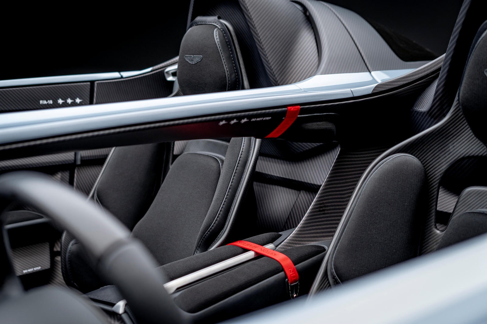 Aston Martin V12 Speedster ban gioi han 88 chiec anh 10