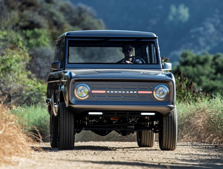 Ford Bronco tai xuat - thiet ke co dien, gia 185.000 USD hinh anh