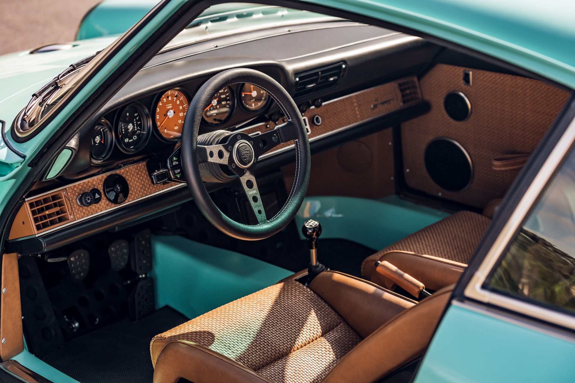 Porsche 911 doi 1991 duoc rao ban 875.000 USD anh 18