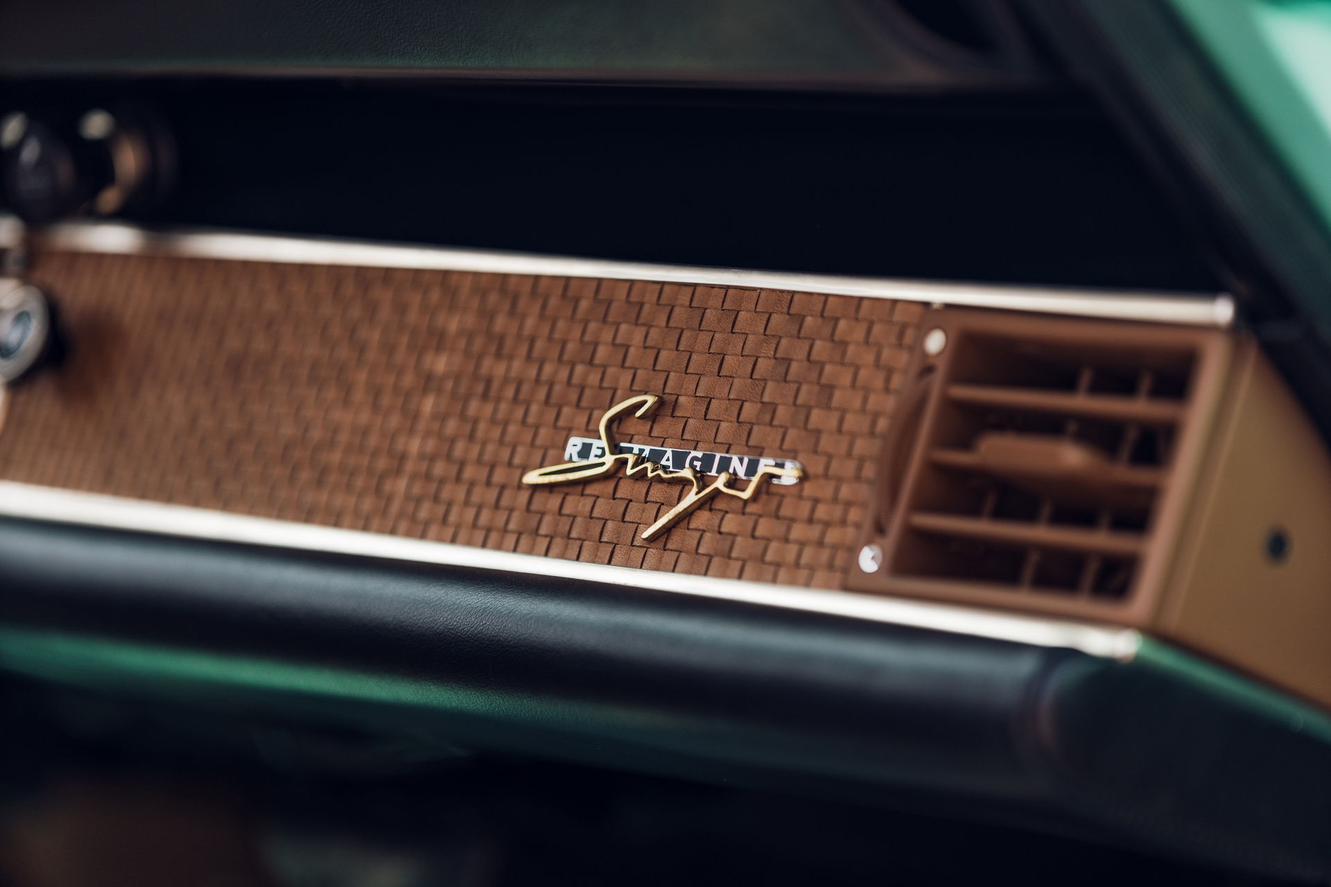 Porsche 911 doi 1991 duoc rao ban 875.000 USD anh 20