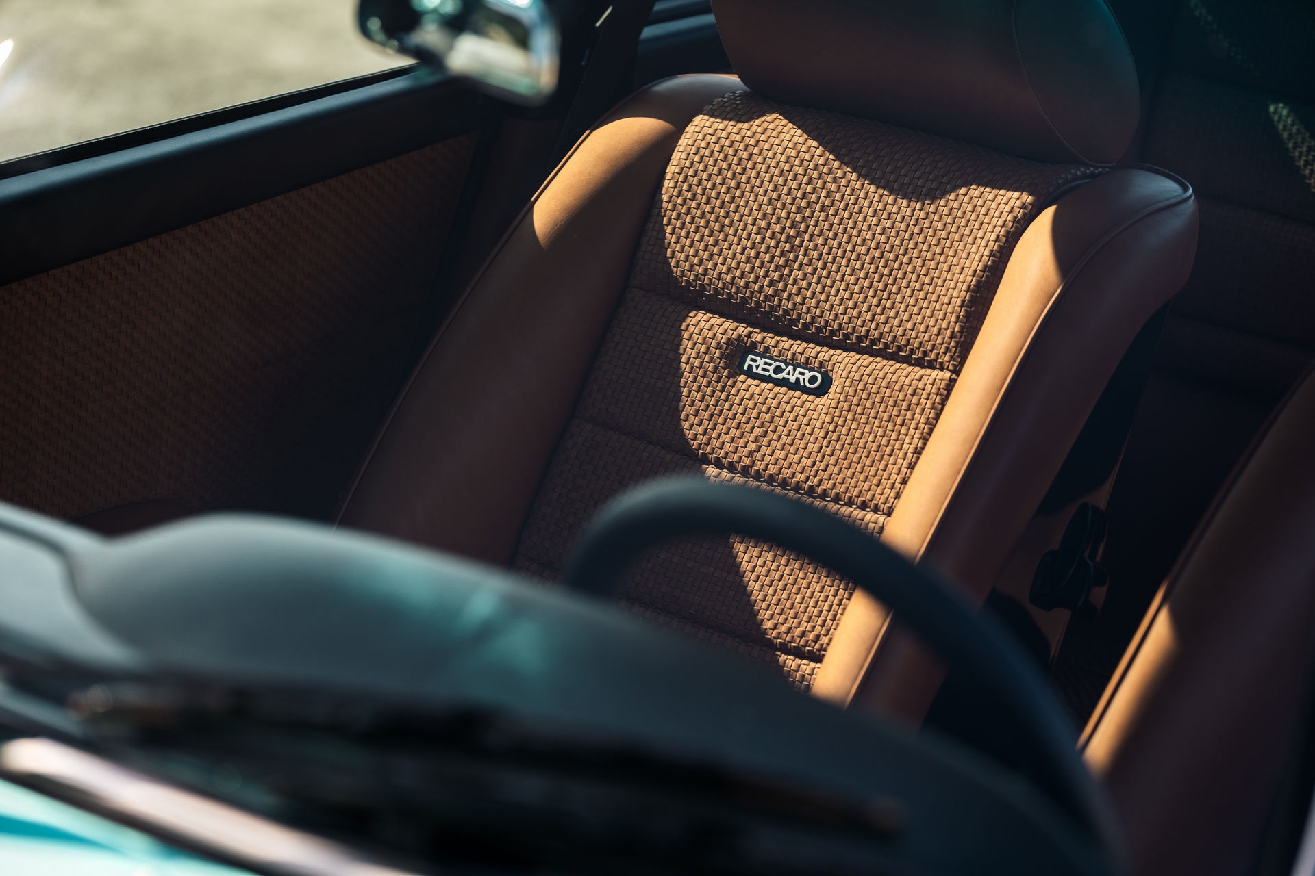 Porsche 911 doi 1991 duoc rao ban 875.000 USD anh 24