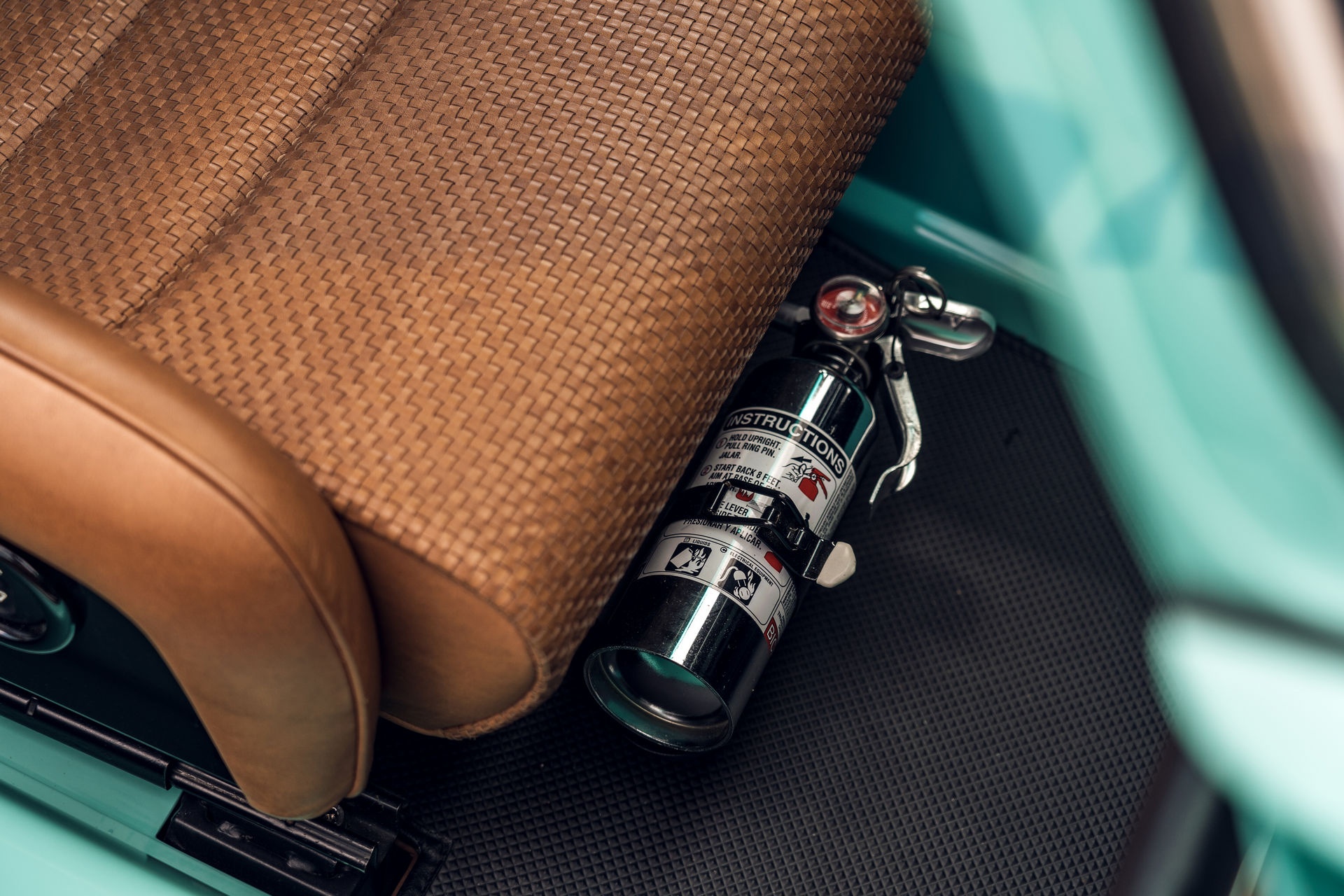 Porsche 911 doi 1991 duoc rao ban 875.000 USD anh 23