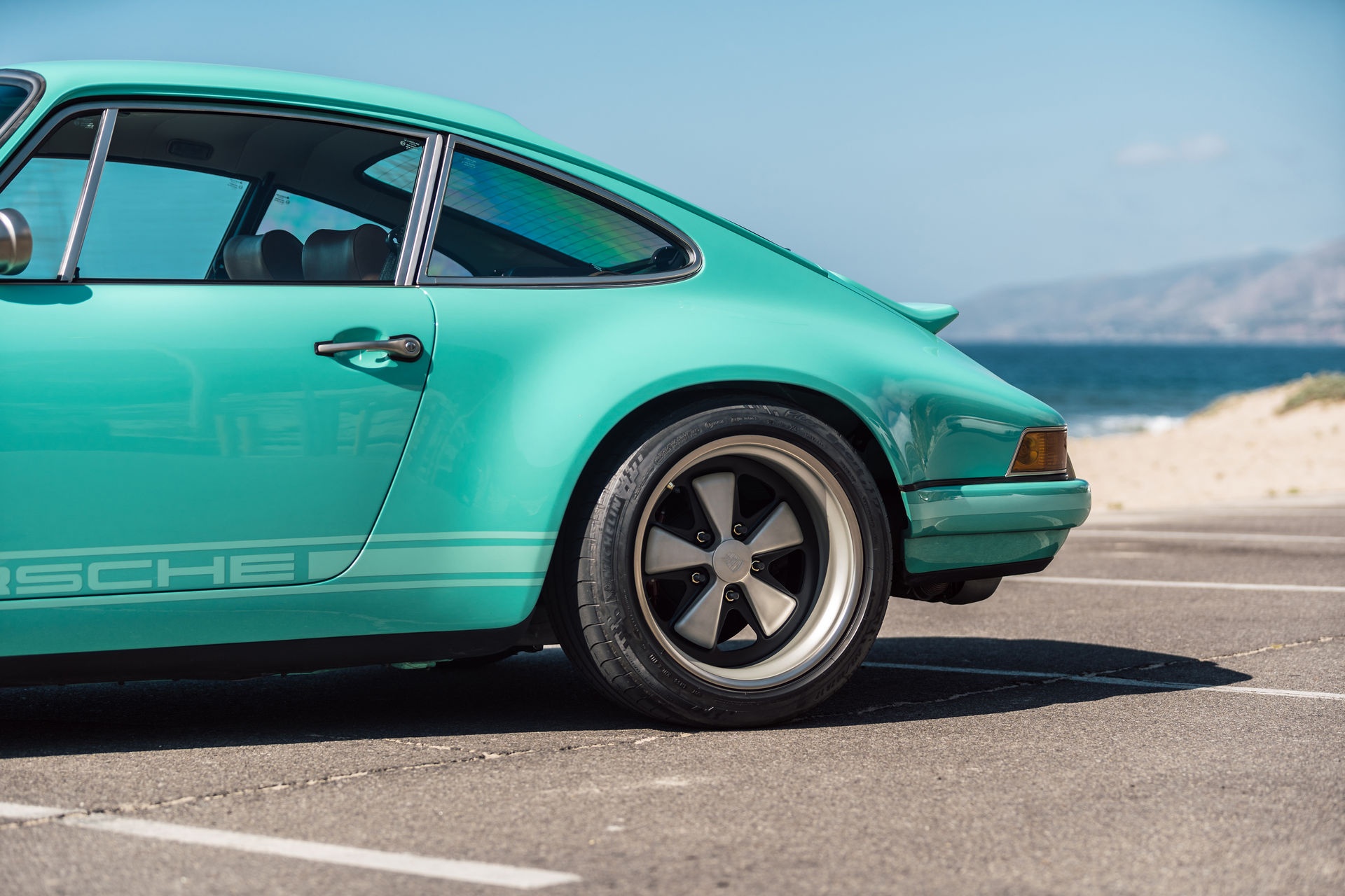 Porsche 911 doi 1991 duoc rao ban 875.000 USD anh 9