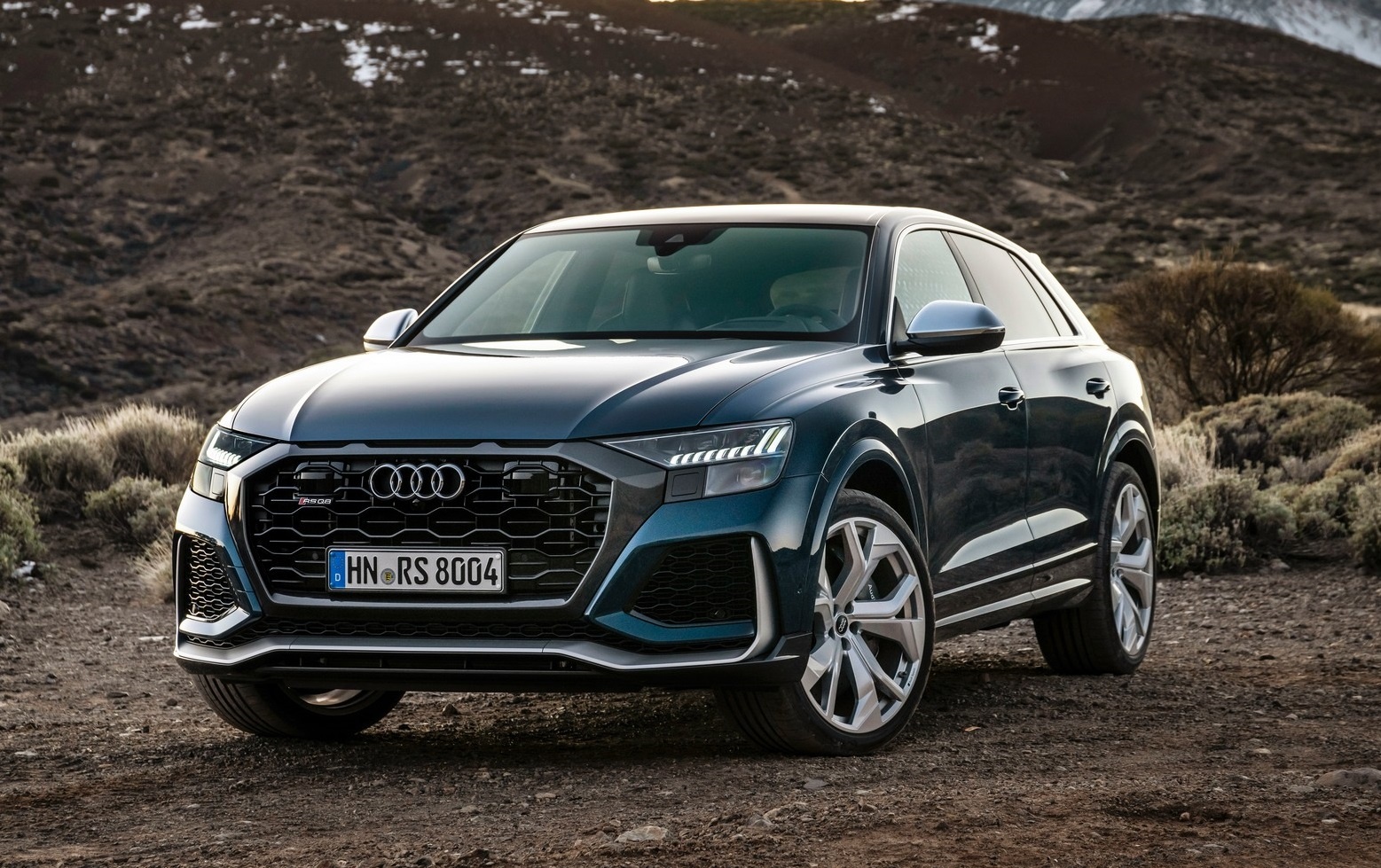 Crossover hieu suat cao Audi RS Q8 2020 ban gia cao ngat nguong hinh anh