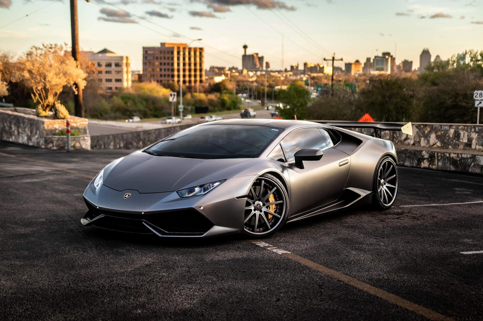 siêu xe Lamborghini Huracan đầu tiên thế giới dùng hộp số sàn ảnh 1 sieu xe Lamborghini Huracan dau tien the gioi dung hop so san anh 1