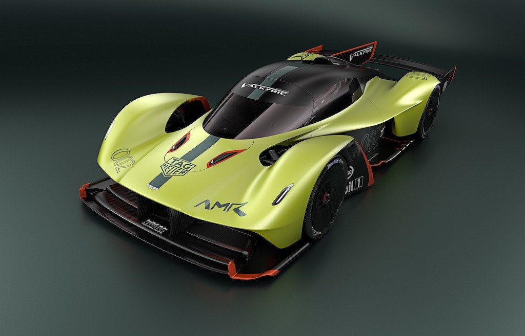 sieu xe Aston Martin Valkyrie bat ngo xuat hien tren duong anh 3