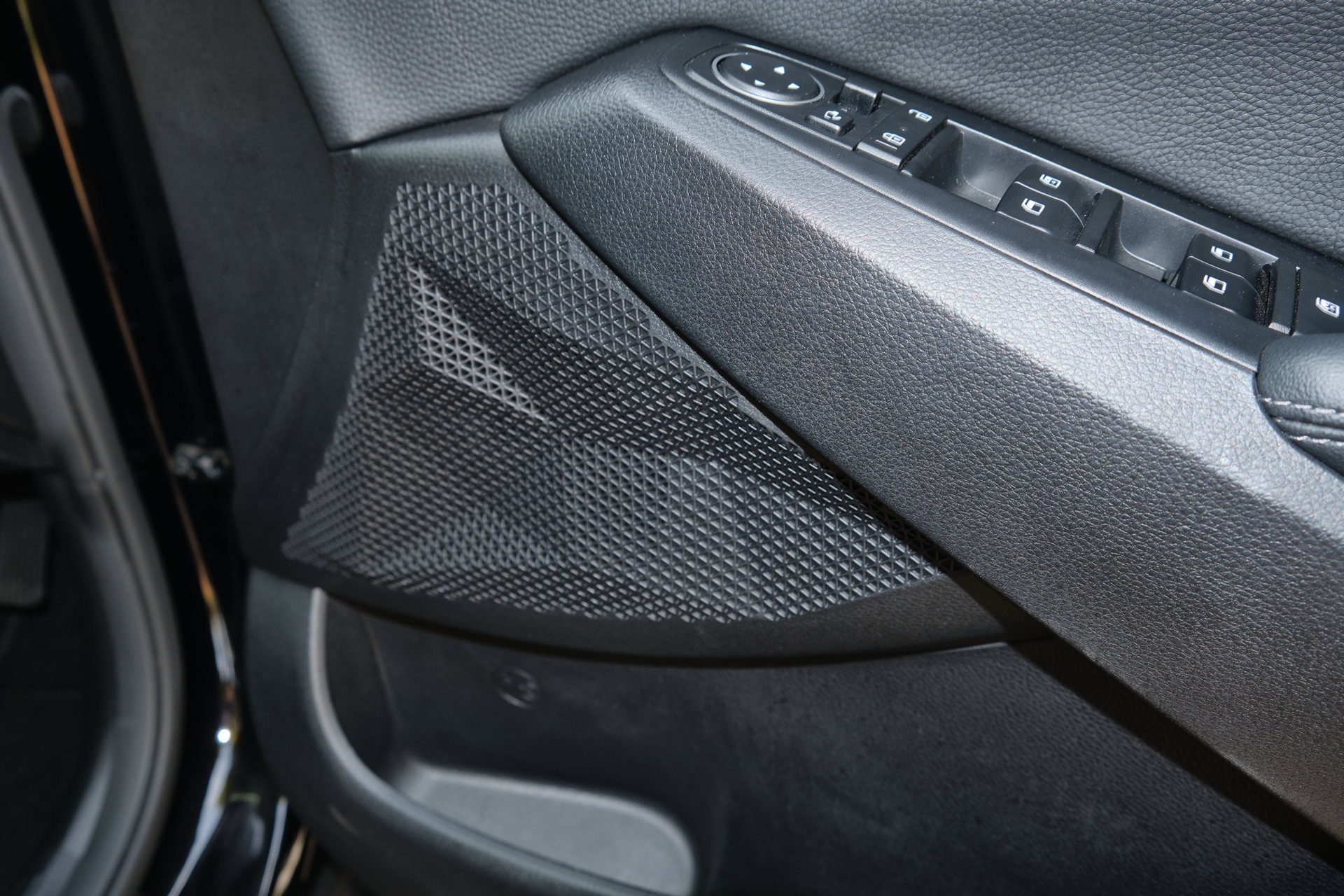 danh gia Kia Seltos Sport+ AWD 2020 anh 29