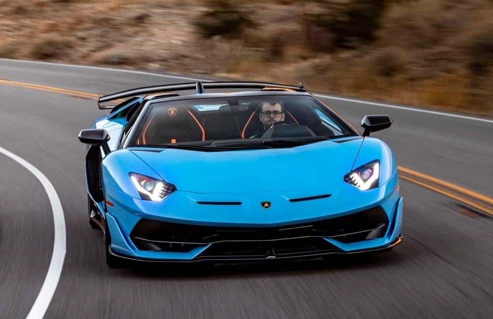 Nhan vien Lamborghini non tay, ca hang xe phai tra gia hinh anh