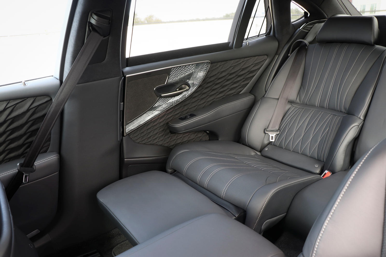 nhung mau xe sang xuat hien nam 2020 anh 9