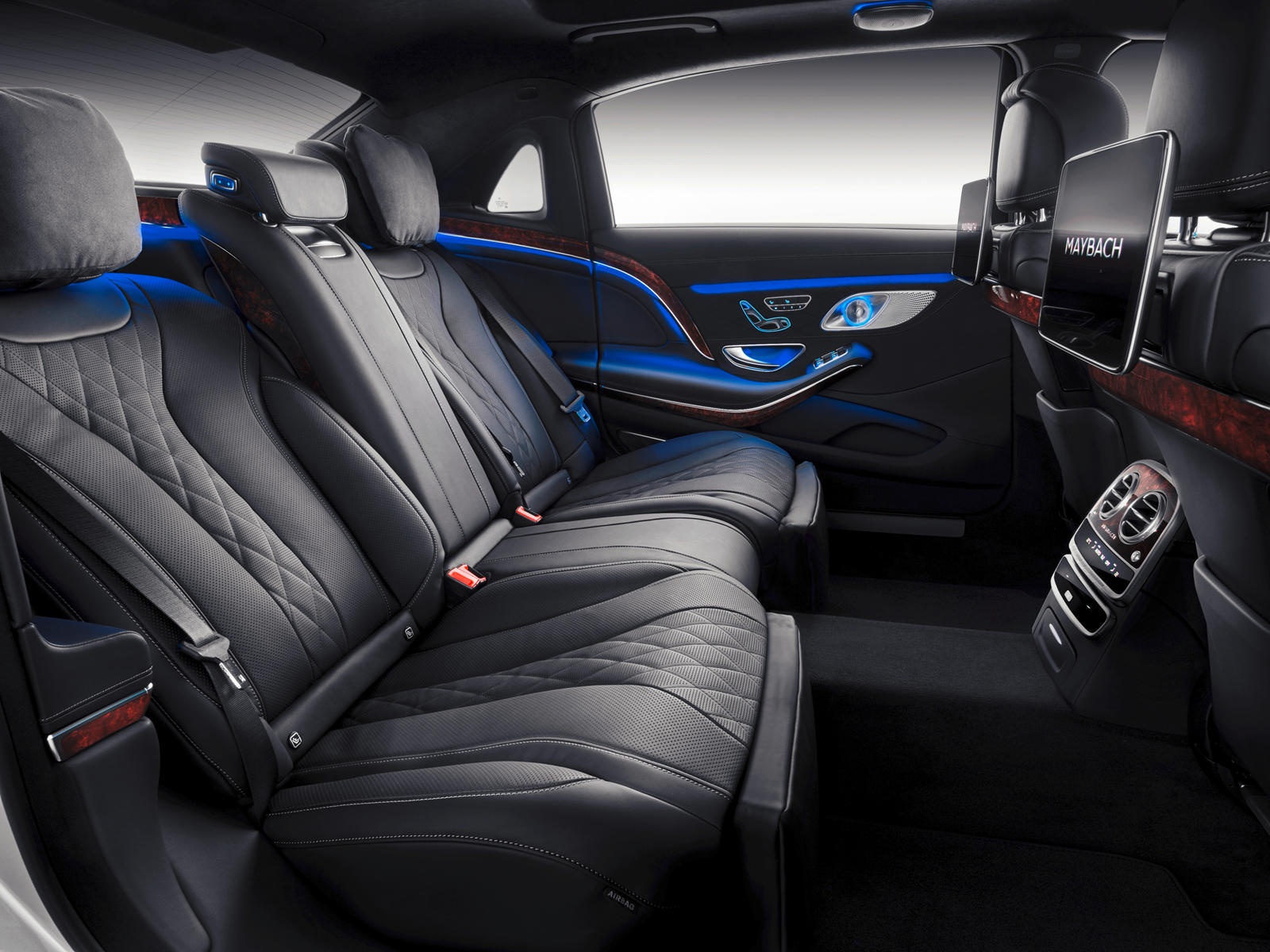 nhung mau xe sang xuat hien nam 2020 anh 17