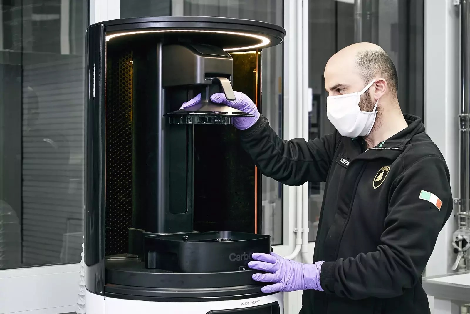 Lamborghini san xuat khau trang anh 3