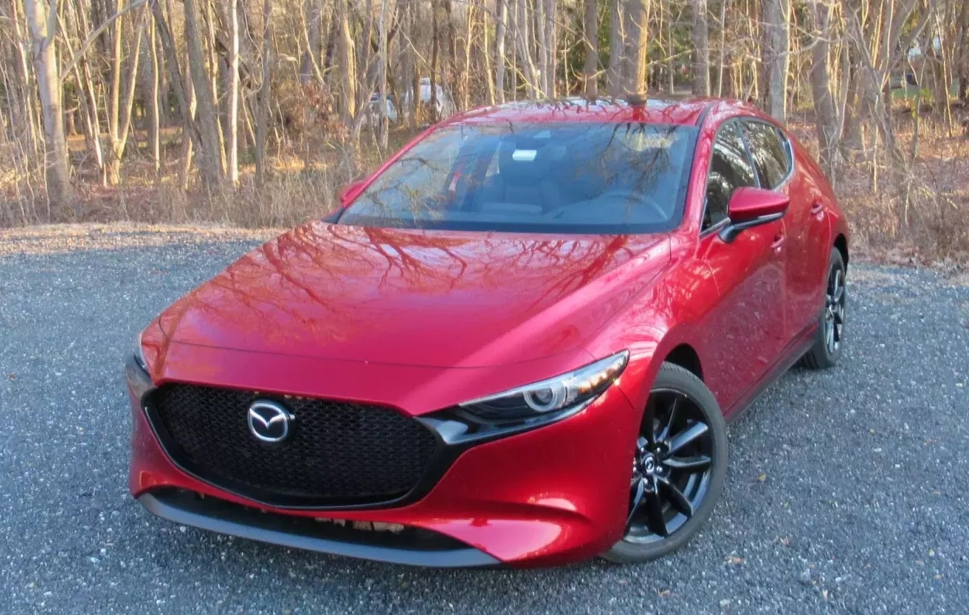 Danh gia Mazda3 2020 – nhieu trang bi, khoang lai chat hep hinh anh