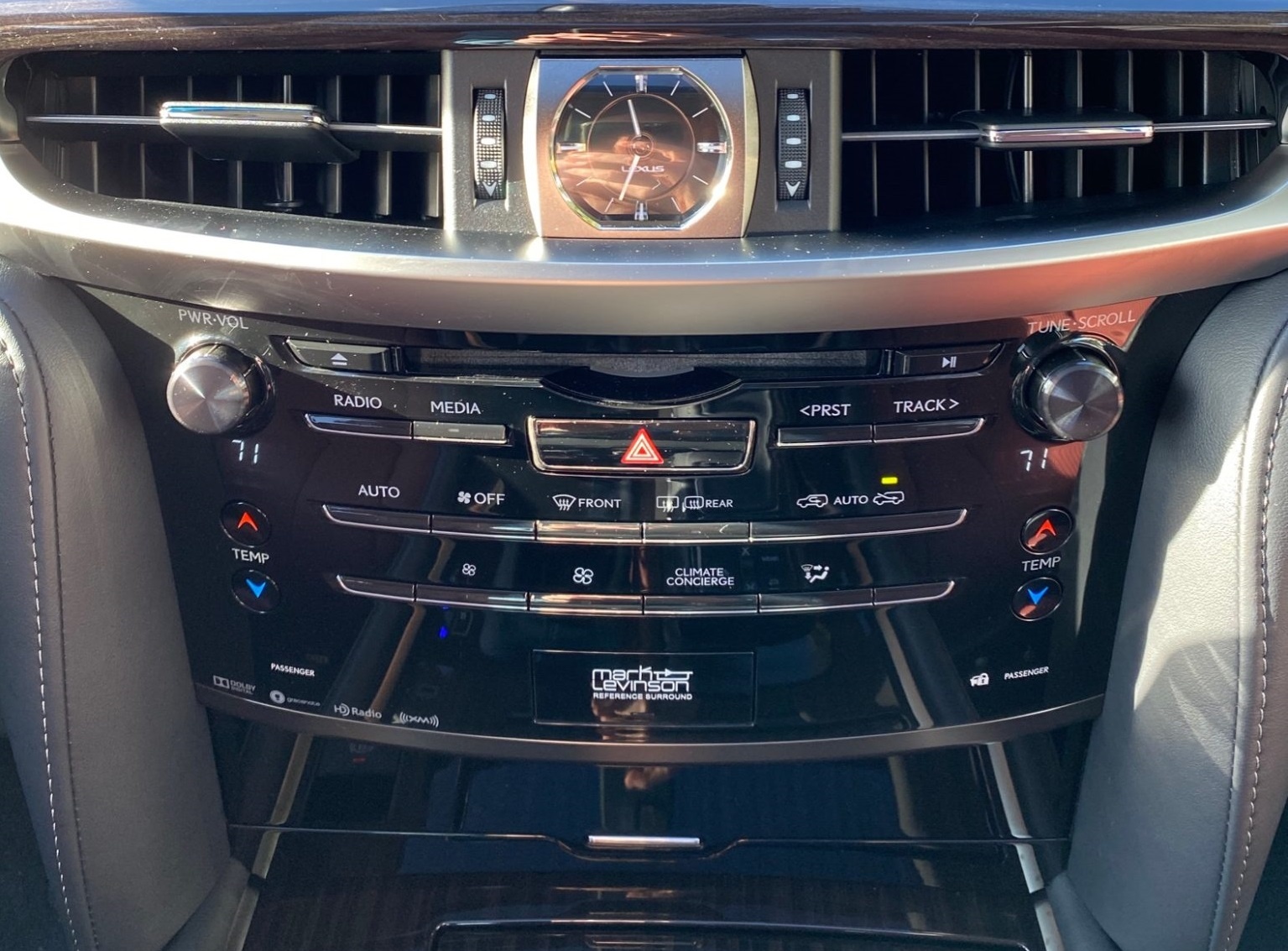 đánh giá Lexus LX 570 2020 ảnh 19 danh gia Lexus LX 570 2020 anh 19