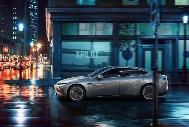 oto dien cao cap Trung Quoc ra mat anh 2