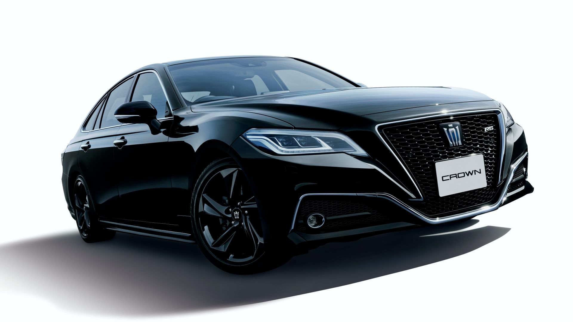 Toyota Crown có 3 phiên bản đặc biệt ảnh 1 Toyota Crown co 3 phien ban dac biet anh 1