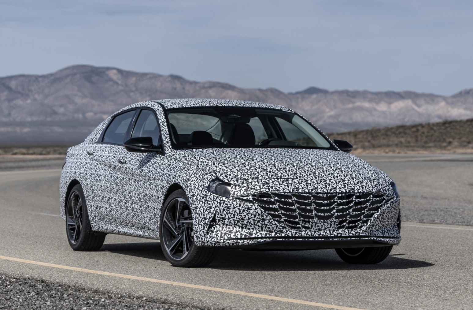 Hyundai Elantra N Line 2021 lo thiet ke the thao, dong co tang ap hinh anh