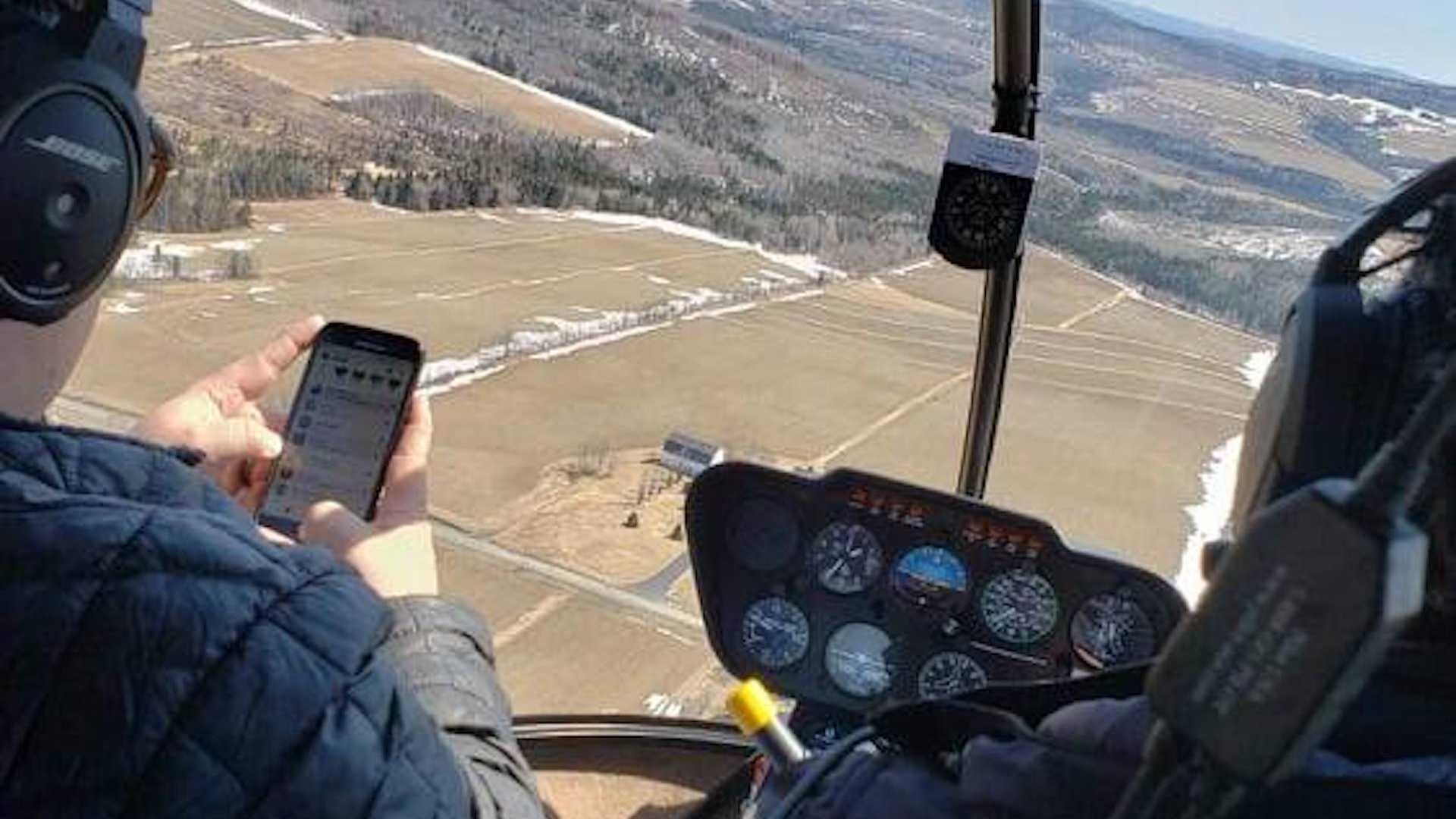 Lay truc thang truy tim oto bi mat cap hinh anh