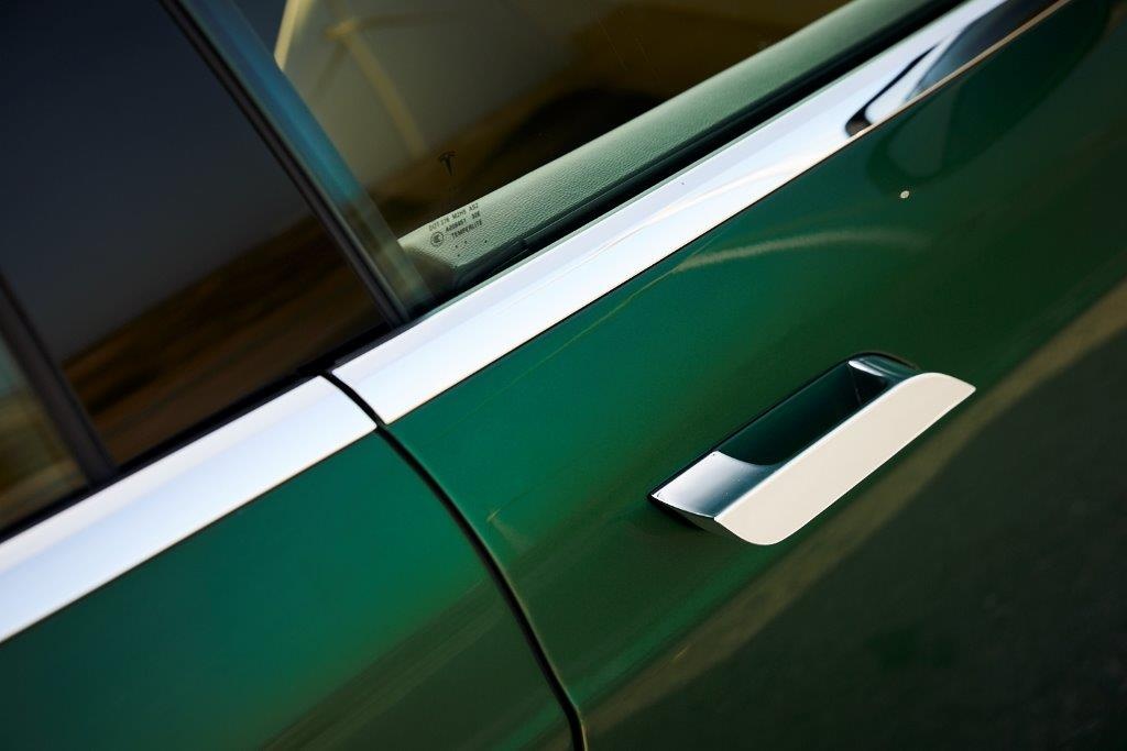 xe dien Tesla doc nhat co gia gan 250.000 USD anh 15